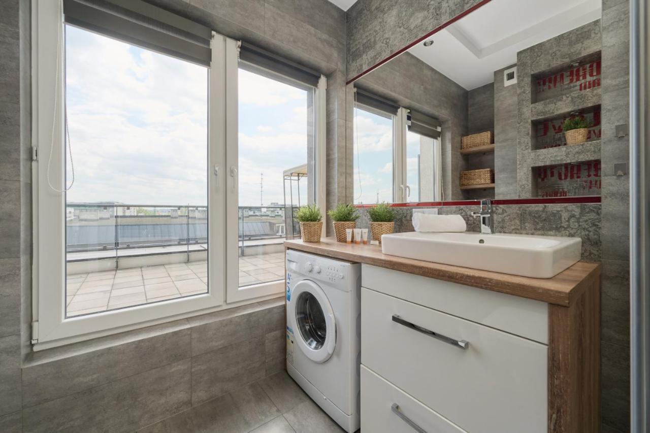 Stylish Kosciuszki Apartaments Near The Market Square With Free Garage Wroclaw By Noclegi Renters Luaran gambar
