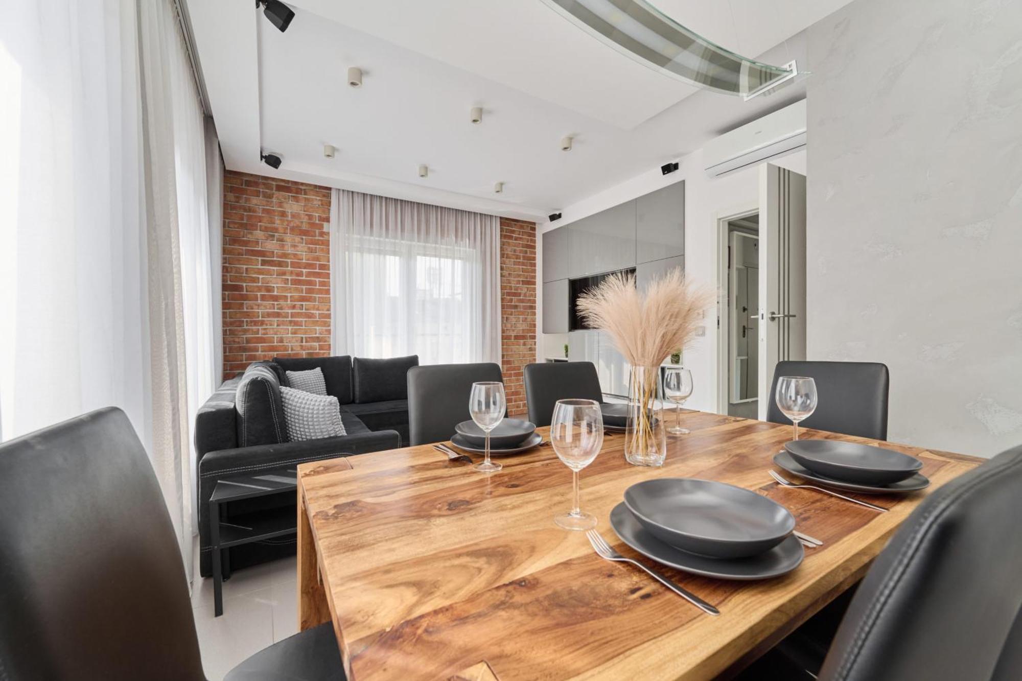 Stylish Kosciuszki Apartaments Near The Market Square With Free Garage Wroclaw By Noclegi Renters Luaran gambar