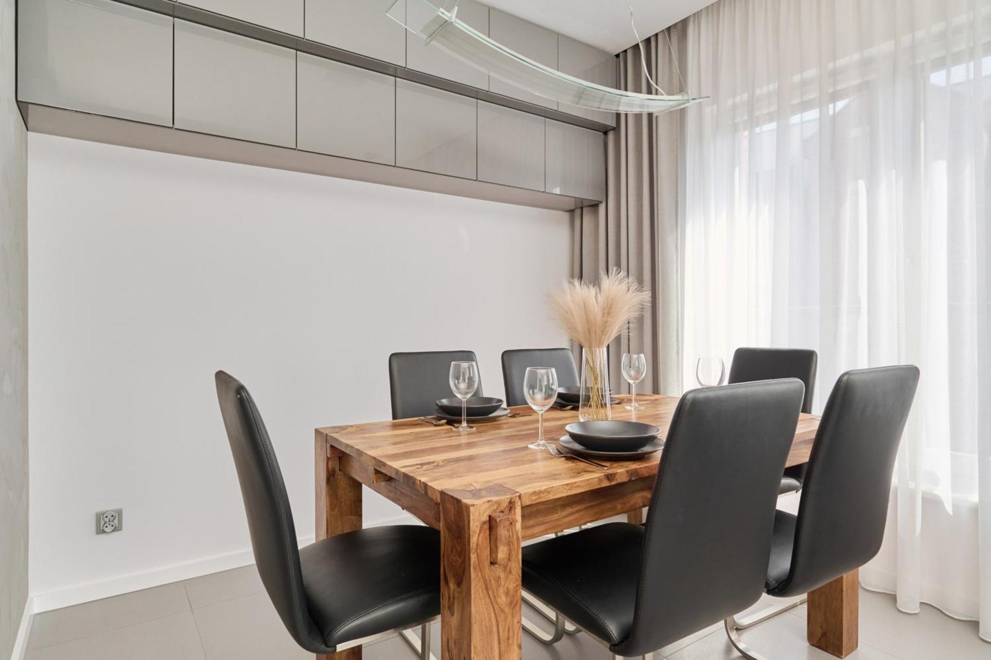 Stylish Kosciuszki Apartaments Near The Market Square With Free Garage Wroclaw By Noclegi Renters Luaran gambar