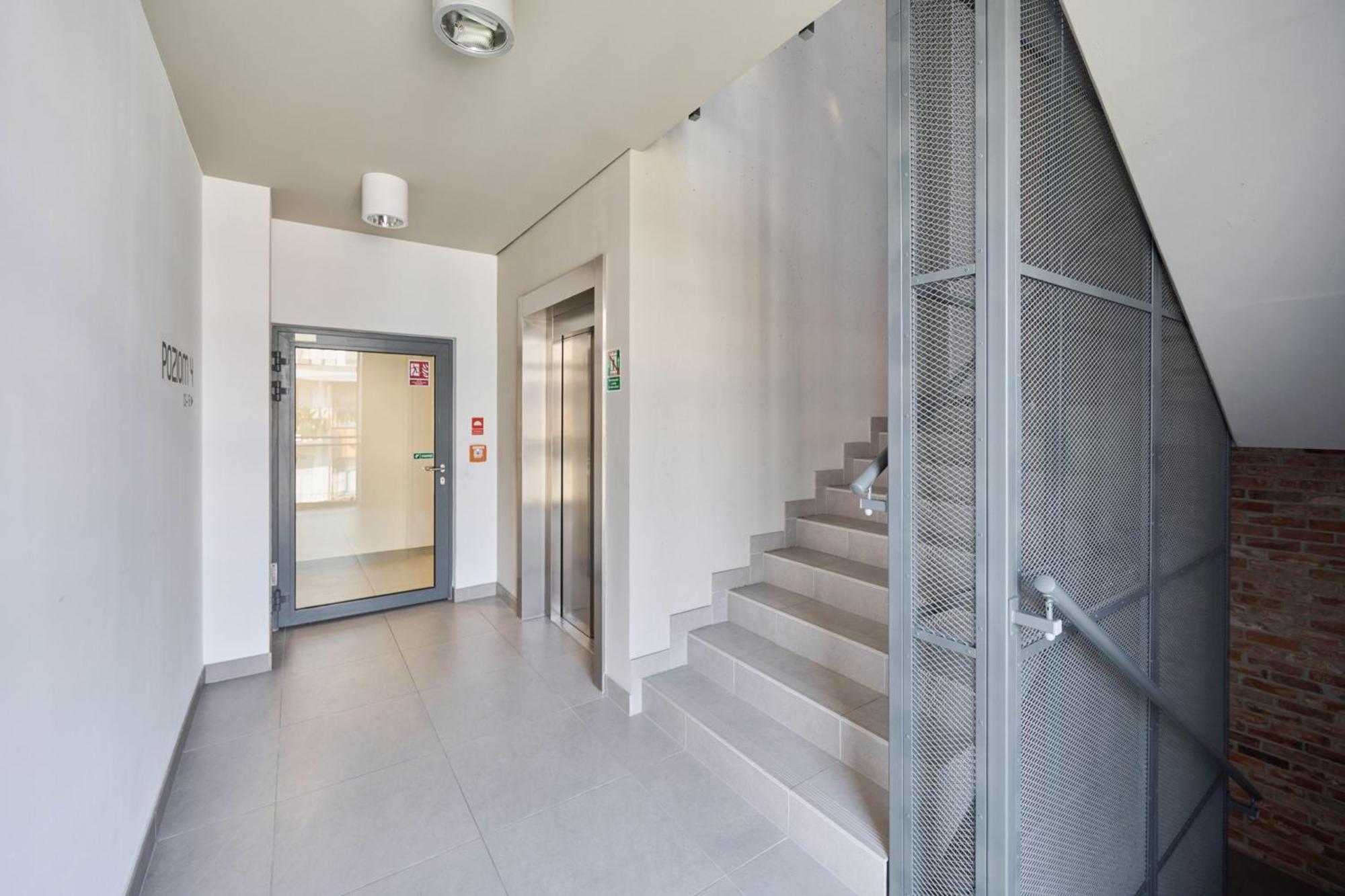 Stylish Kosciuszki Apartaments Near The Market Square With Free Garage Wroclaw By Noclegi Renters Luaran gambar