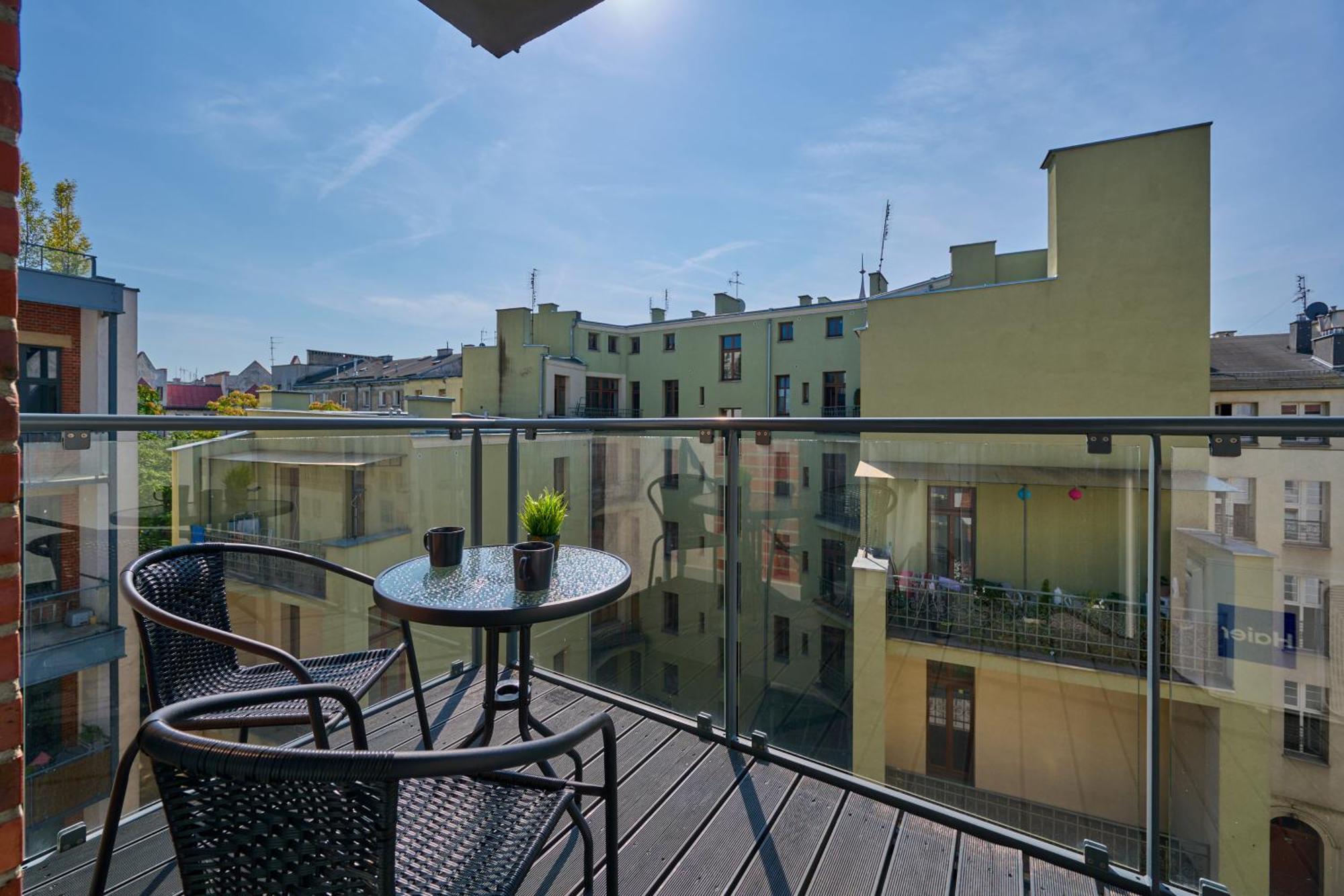 Stylish Kosciuszki Apartaments Near The Market Square With Free Garage Wroclaw By Noclegi Renters Luaran gambar